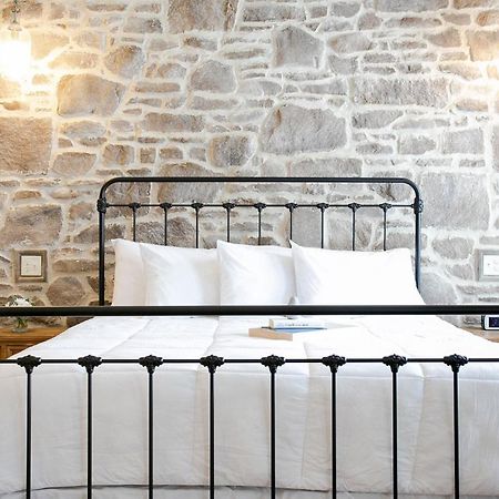 Farmhouse Suites By Amish Country Lodging Millersburg Esterno foto