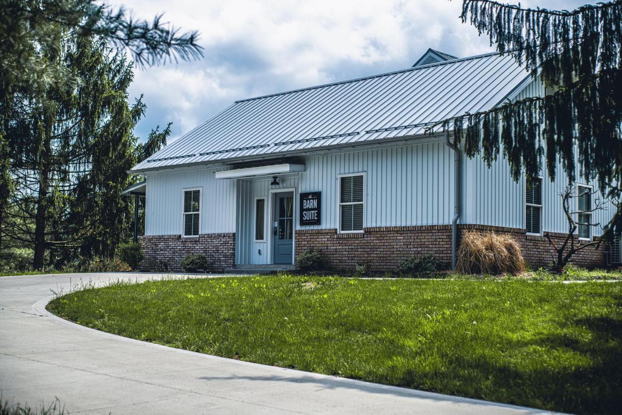 Farmhouse Suites By Amish Country Lodging Millersburg Esterno foto