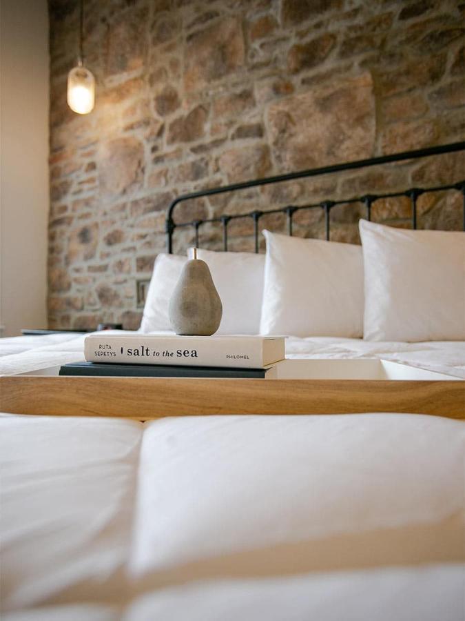 Farmhouse Suites By Amish Country Lodging Millersburg Esterno foto