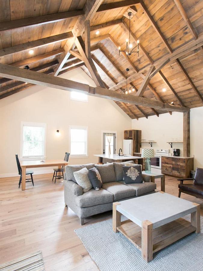 Farmhouse Suites By Amish Country Lodging Millersburg Esterno foto