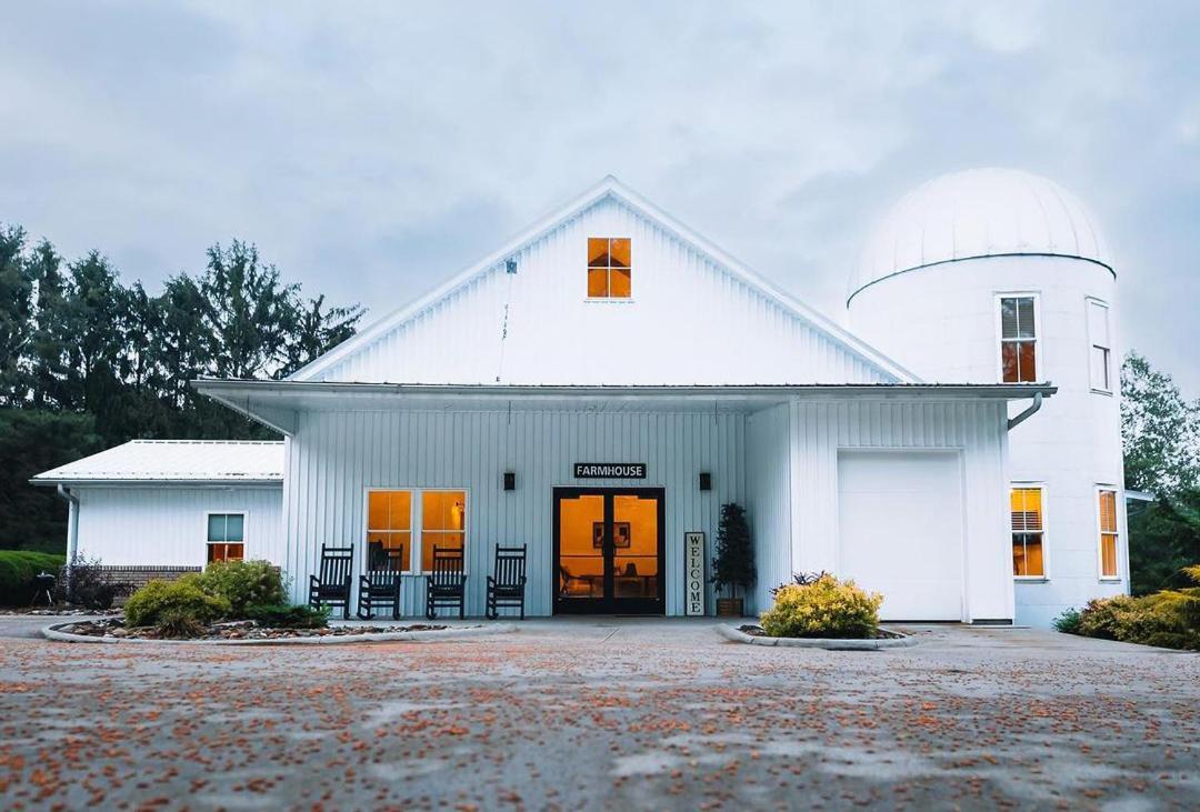 Farmhouse Suites By Amish Country Lodging Millersburg Esterno foto